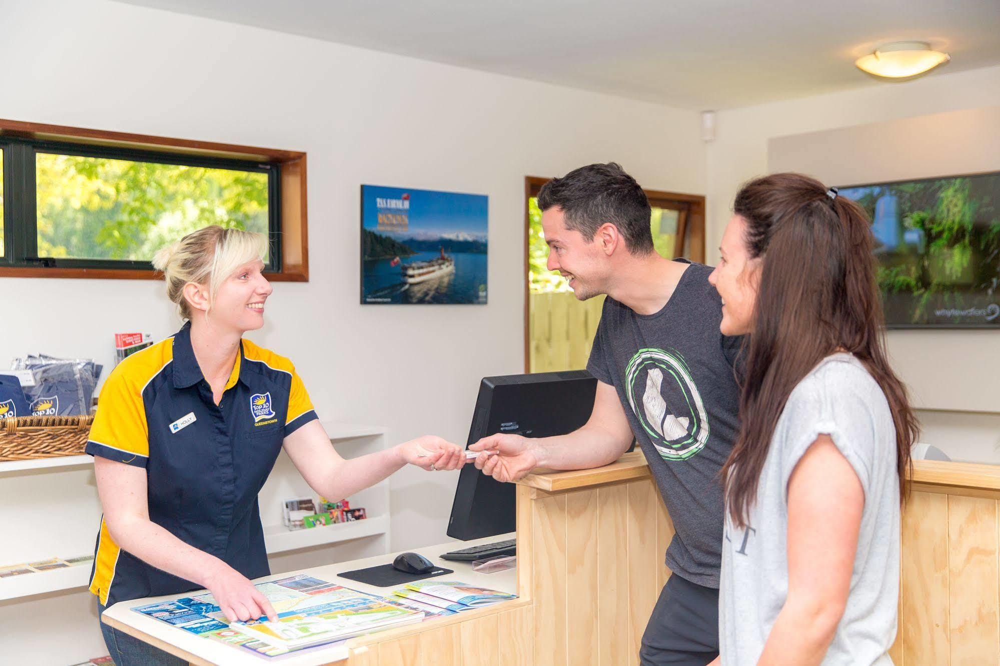 Queenstown Top 10 Holiday Park Eksteriør bilde